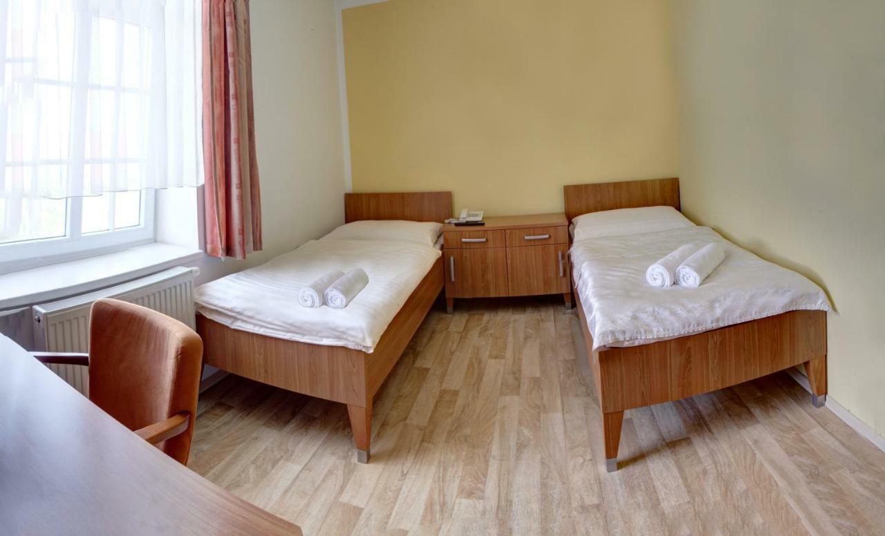 Penzion Tillerova Vila Lázně Bohdaneč Exterior foto
